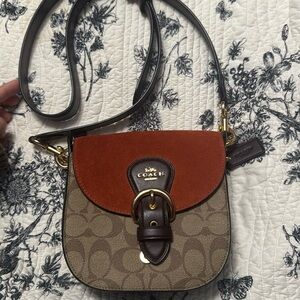 KLEO SHOULDER BAG 17 IN SIGNATURE CANVAS (COACH C5691) great cond